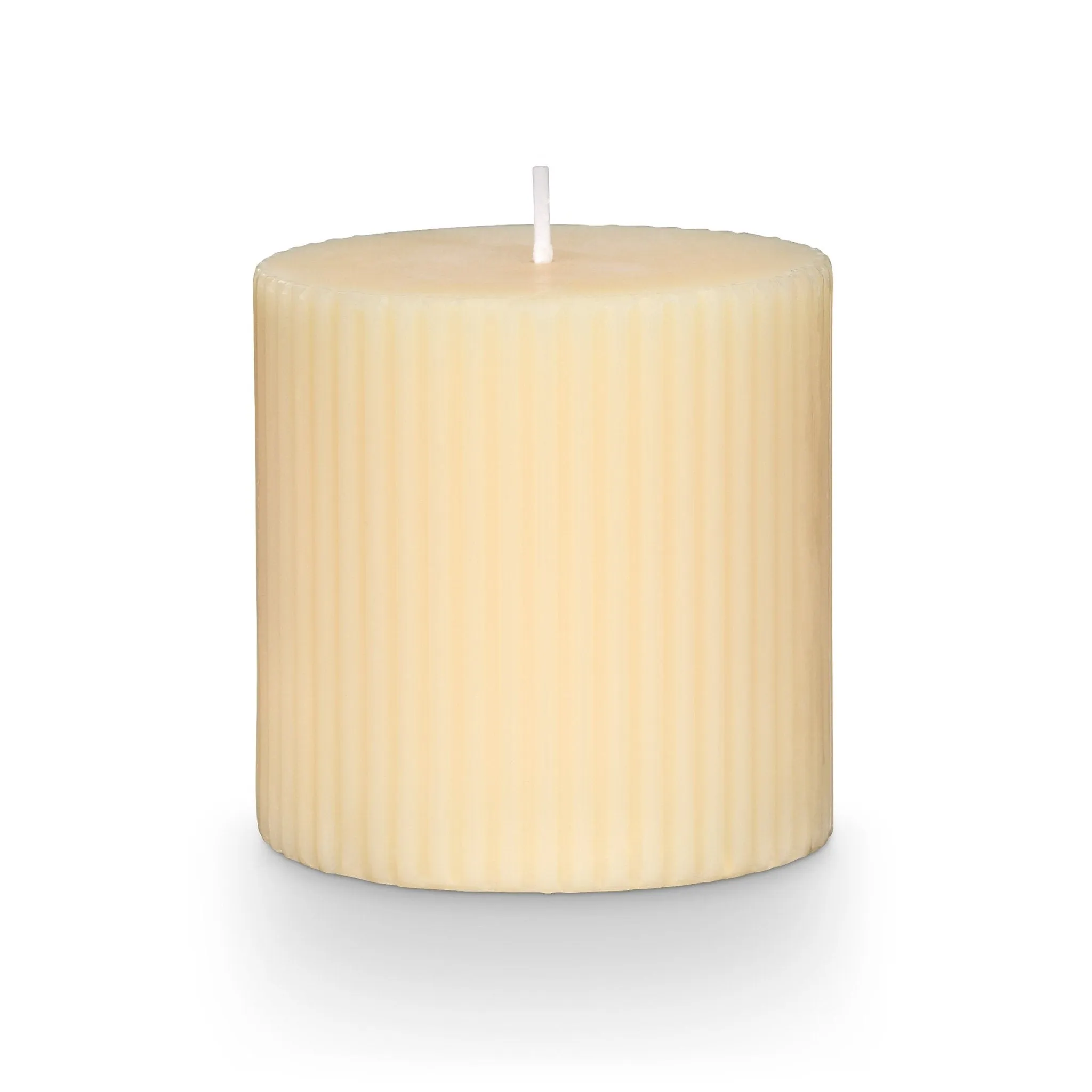Isla Lily Small Fragranced Pillar Candle